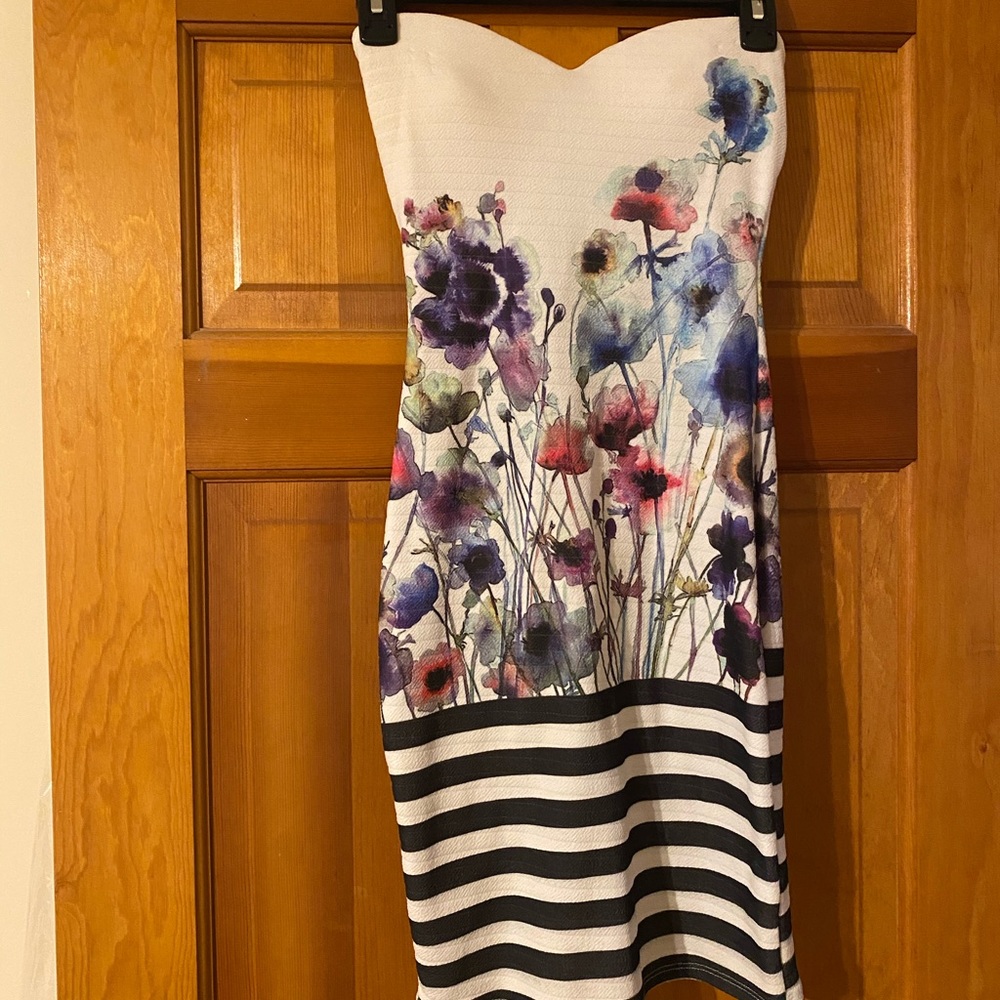 White floral strapless dress